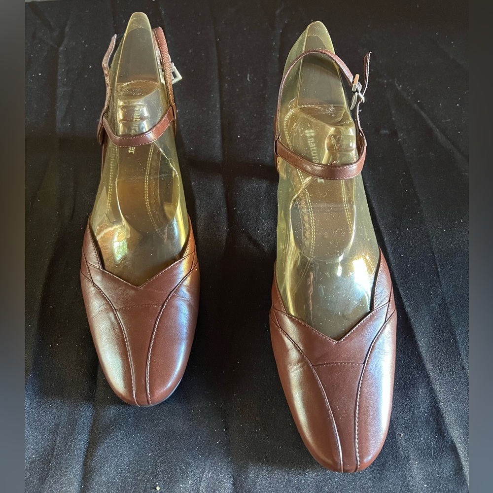 NATURALIZER Women’s Brown Leather Pumps (8.5)